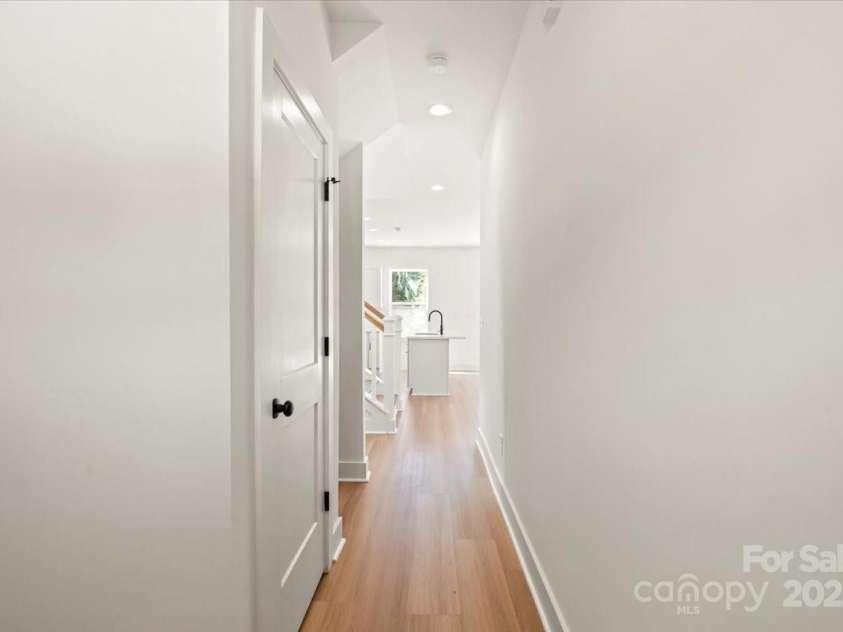 8920 Harrisburg Road, Charlotte, NC 28215.  MLS# CAR4286000, YatesRealty ID 30339. 