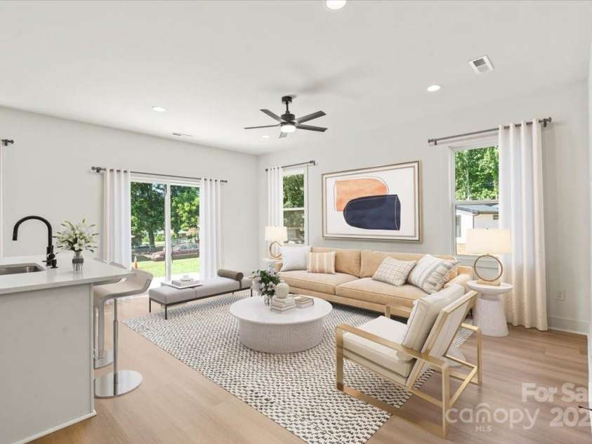 8920 Harrisburg Road, Charlotte, NC 28215.  MLS# CAR4286000, YatesRealty ID 30339. 
