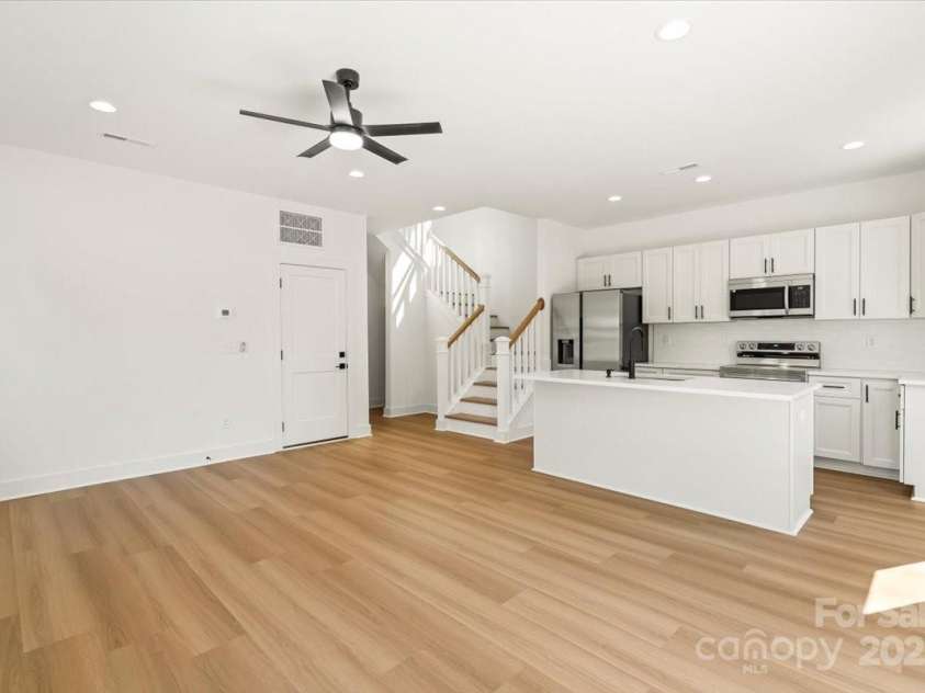 8920 Harrisburg Road, Charlotte, NC 28215.  MLS# CAR4286000, YatesRealty ID 30339. 