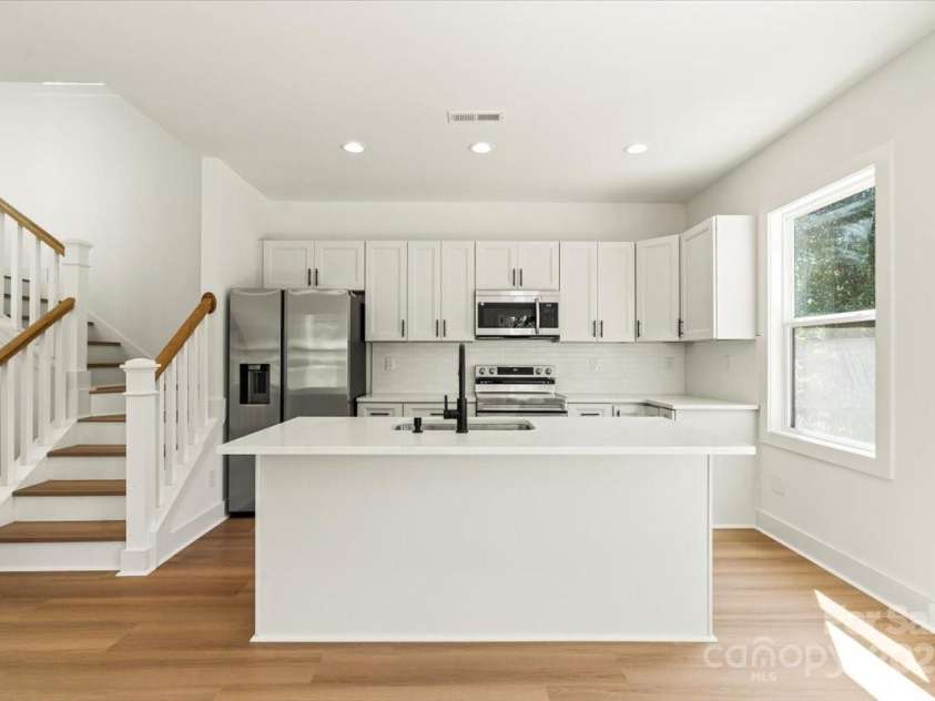 8920 Harrisburg Road, Charlotte, NC 28215.  MLS# CAR4286000, YatesRealty ID 30339. 