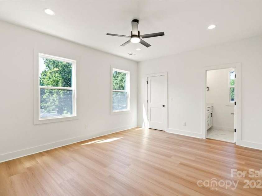 8920 Harrisburg Road, Charlotte, NC 28215.  MLS# CAR4286000, YatesRealty ID 30339. 