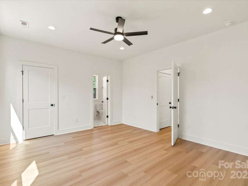 8920 Harrisburg Road, Charlotte, NC 28215.  MLS# CAR4286000, YatesRealty ID 30339. 