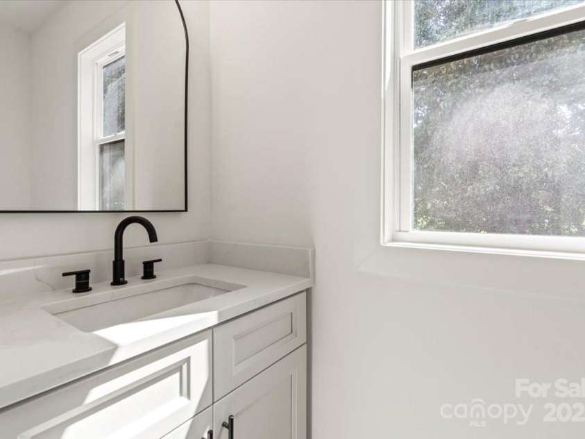 8920 Harrisburg Road, Charlotte, NC 28215.  MLS# CAR4286000, YatesRealty ID 30339. 