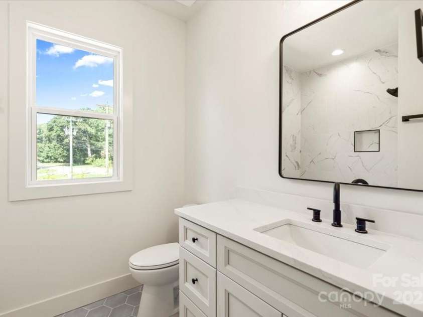 8920 Harrisburg Road, Charlotte, NC 28215.  MLS# CAR4286000, YatesRealty ID 30339. 