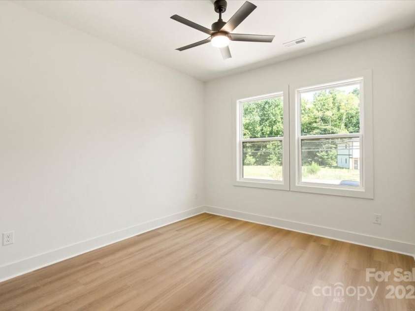 8920 Harrisburg Road, Charlotte, NC 28215.  MLS# CAR4286000, YatesRealty ID 30339. 