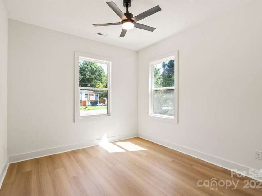 8920 Harrisburg Road, Charlotte, NC 28215.  MLS# CAR4286000, YatesRealty ID 30339. 