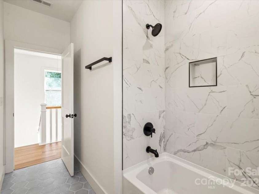 8920 Harrisburg Road, Charlotte, NC 28215.  MLS# CAR4286000, YatesRealty ID 30339. 