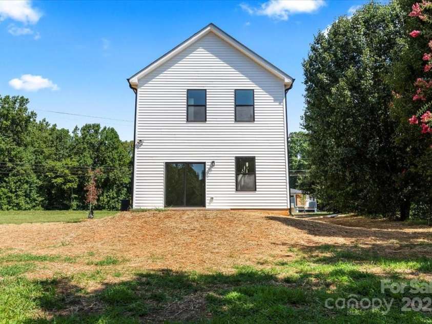 8920 Harrisburg Road, Charlotte, NC 28215.  MLS# CAR4286000, YatesRealty ID 30339. 