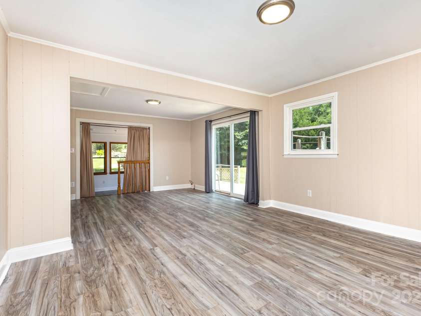 1069 Susan Circle, Rock Hill, SC 29730.  MLS# CAR4284500, YatesRealty ID 30340. 