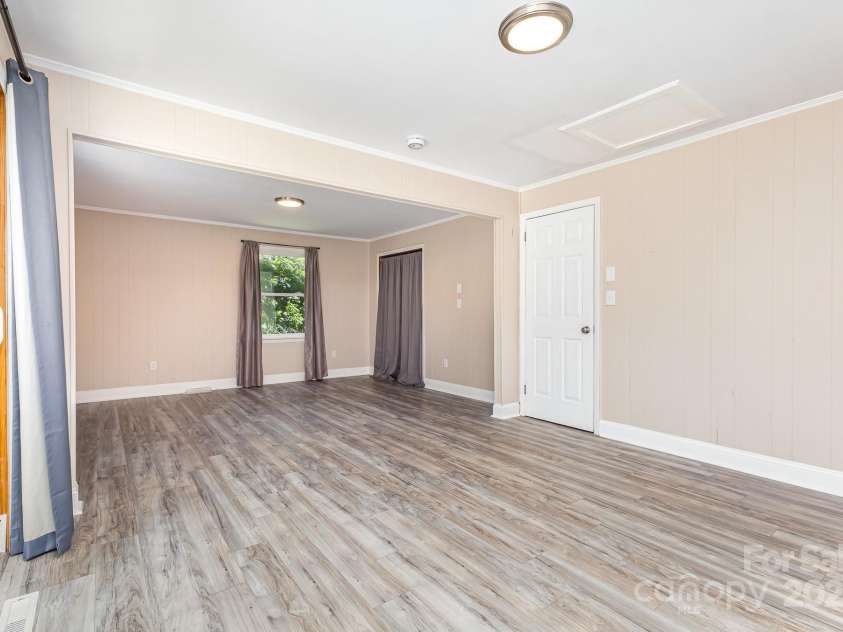 1069 Susan Circle, Rock Hill, SC 29730.  MLS# CAR4284500, YatesRealty ID 30340. 