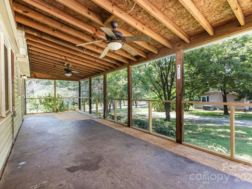 1069 Susan Circle, Rock Hill, SC 29730.  MLS# CAR4284500, YatesRealty ID 30340. 