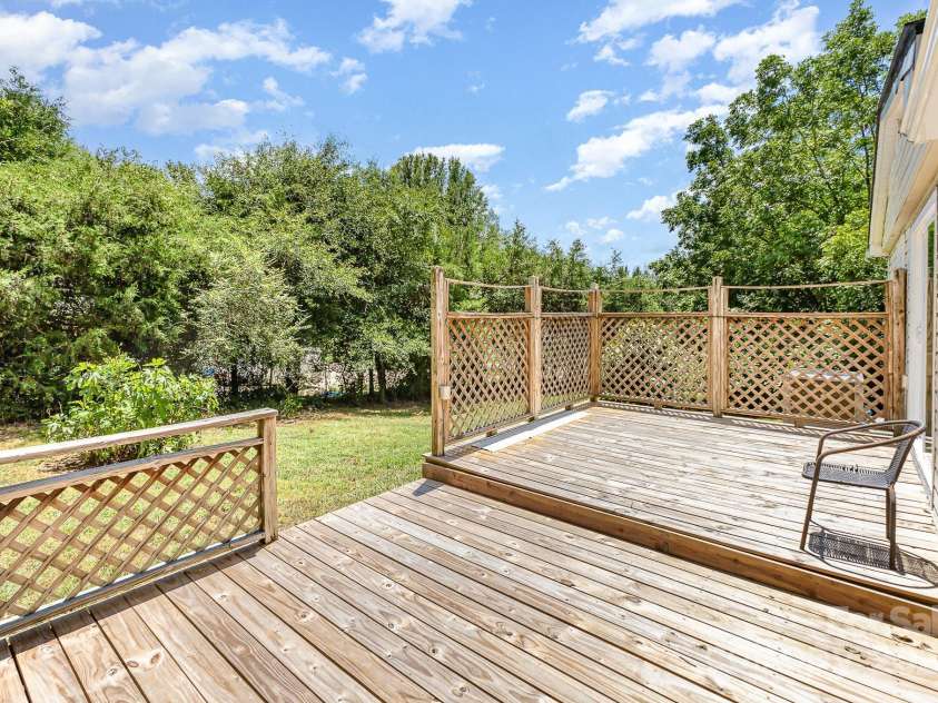 1069 Susan Circle, Rock Hill, SC 29730.  MLS# CAR4284500, YatesRealty ID 30340. 