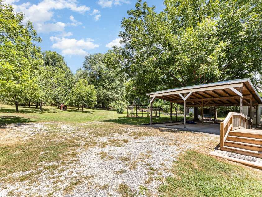 1069 Susan Circle, Rock Hill, SC 29730.  MLS# CAR4284500, YatesRealty ID 30340. 