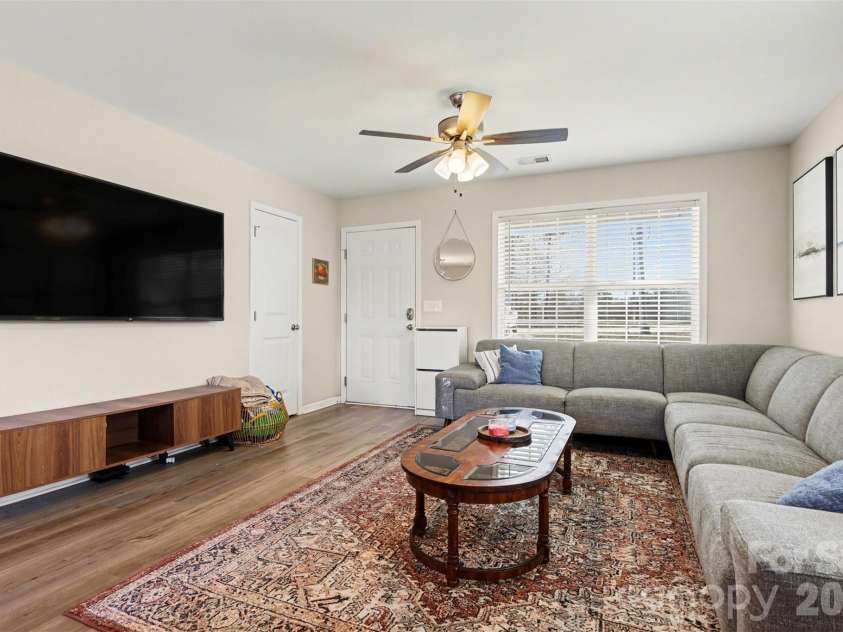 941 Airport Road, Pageland, SC 29728.  MLS# CAR4355541, YatesRealty ID 30340. Bright spaceious livingroom