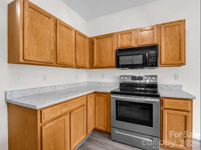 6 Scottish Circle, Asheville, NC 28803.  MLS# CAR4389950, YatesRealty ID 30342. 