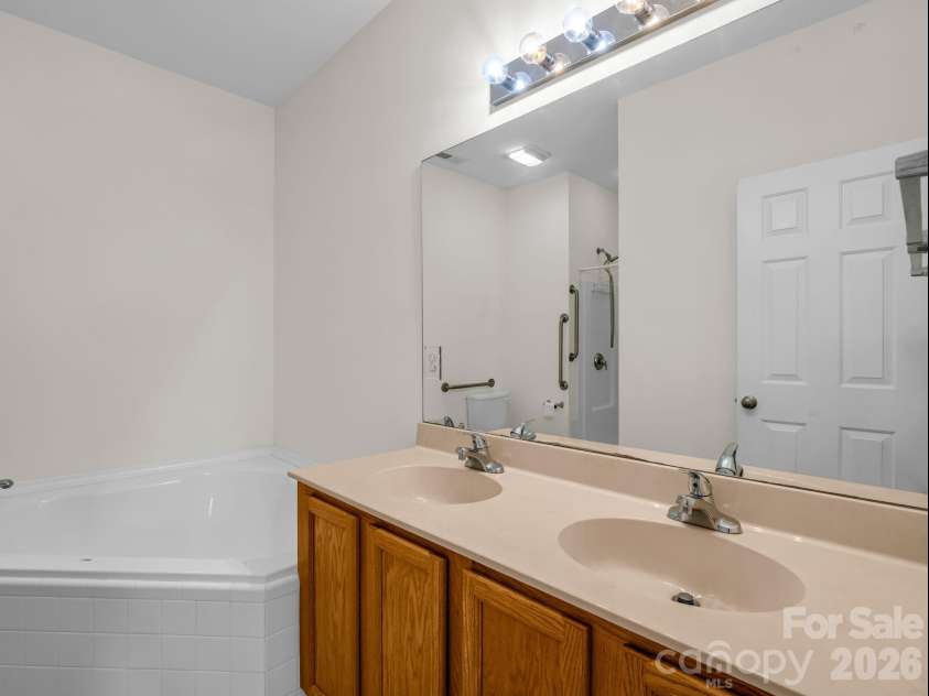 6 Scottish Circle, Asheville, NC 28803.  MLS# CAR4389950, YatesRealty ID 30342. 