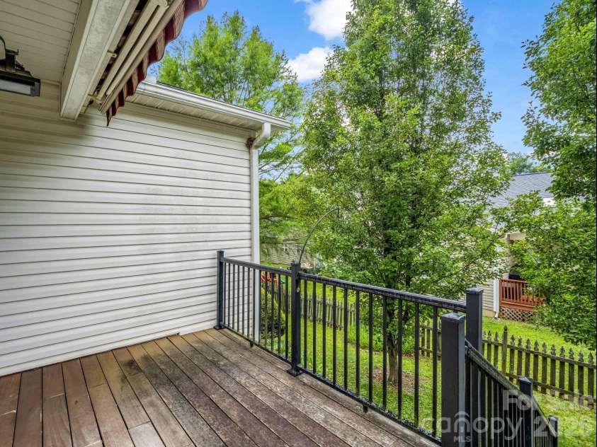 6 Scottish Circle, Asheville, NC 28803.  MLS# CAR4389950, YatesRealty ID 30342. 