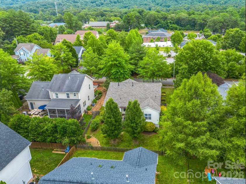 6 Scottish Circle, Asheville, NC 28803.  MLS# CAR4389950, YatesRealty ID 30342. 