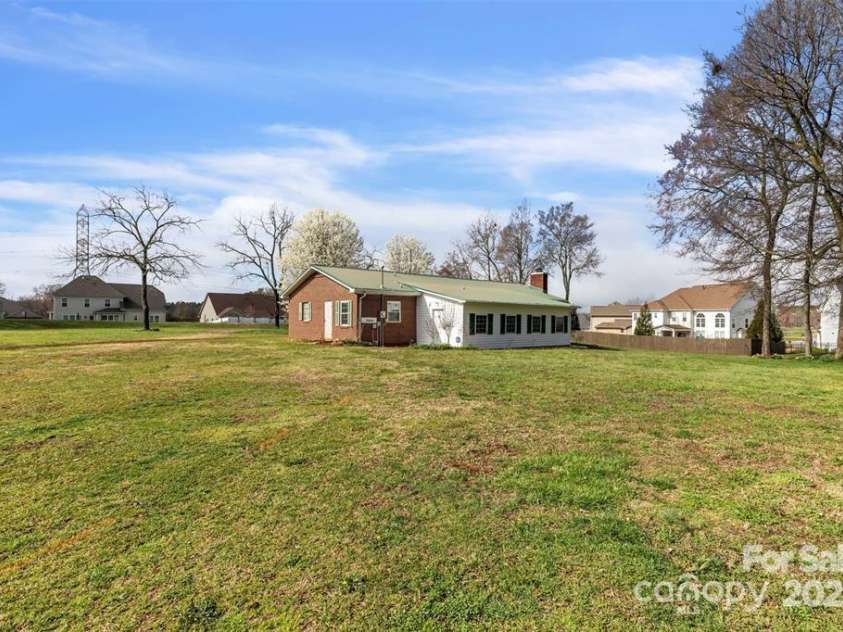 7484 Turkey Trot Drive, Stanley, NC 28164.  MLS# CAR4288410, YatesRealty ID 30343. 