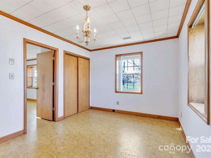 7484 Turkey Trot Drive, Stanley, NC 28164.  MLS# CAR4288410, YatesRealty ID 30343. Primary Bedroom 1