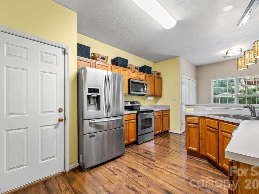 118 Devon Forest Drive, Mooresville, NC 28115.  MLS# CAR4391077, YatesRealty ID 30344. 