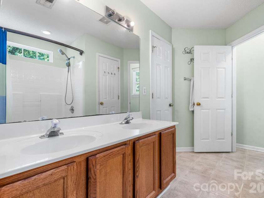118 Devon Forest Drive, Mooresville, NC 28115.  MLS# CAR4391077, YatesRealty ID 30344. 