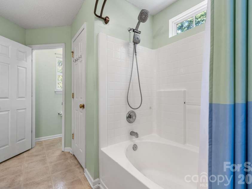 118 Devon Forest Drive, Mooresville, NC 28115.  MLS# CAR4391077, YatesRealty ID 30344. 