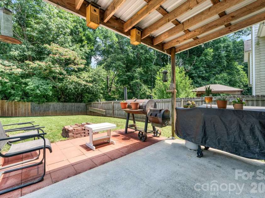118 Devon Forest Drive, Mooresville, NC 28115.  MLS# CAR4391077, YatesRealty ID 30344. 