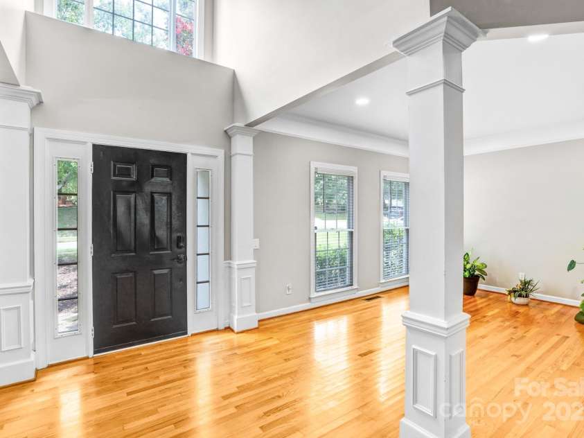 7715 Wingmont Drive, Charlotte, NC 28269.  MLS# CAR4278172, YatesRealty ID 30344. 