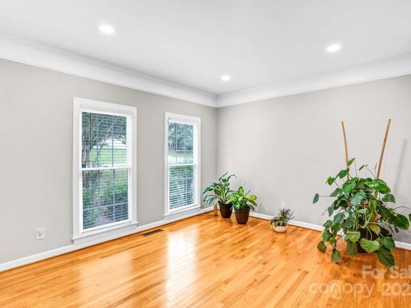 7715 Wingmont Drive, Charlotte, NC 28269.  MLS# CAR4278172, YatesRealty ID 30344. 