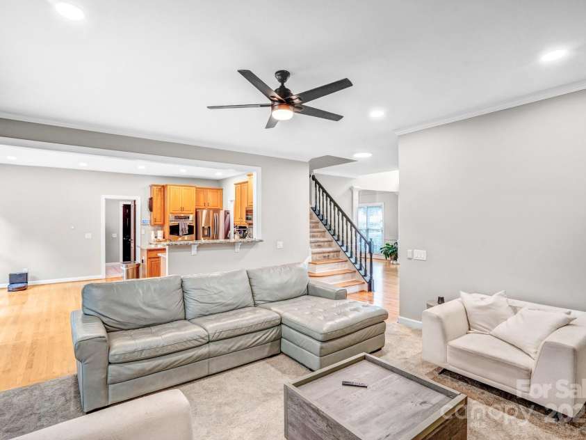 7715 Wingmont Drive, Charlotte, NC 28269.  MLS# CAR4278172, YatesRealty ID 30344. 