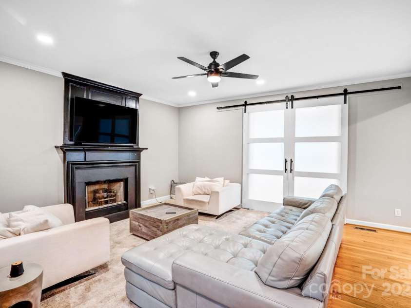 7715 Wingmont Drive, Charlotte, NC 28269.  MLS# CAR4278172, YatesRealty ID 30344. 