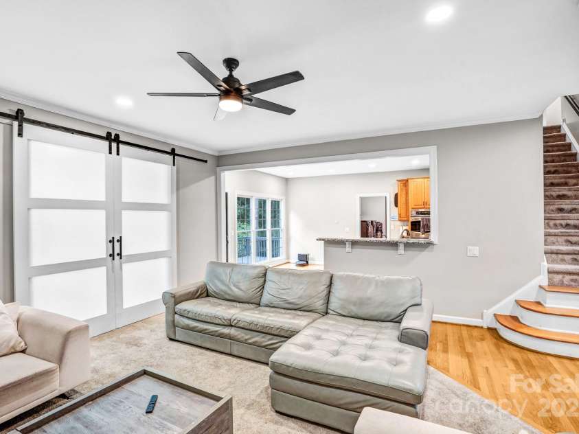 7715 Wingmont Drive, Charlotte, NC 28269.  MLS# CAR4278172, YatesRealty ID 30344. 