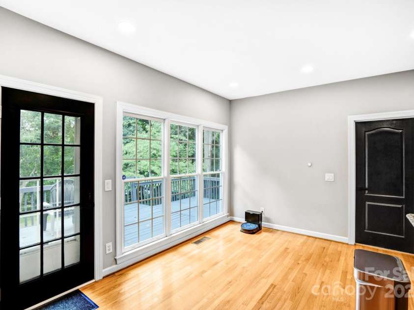 7715 Wingmont Drive, Charlotte, NC 28269.  MLS# CAR4278172, YatesRealty ID 30344. 