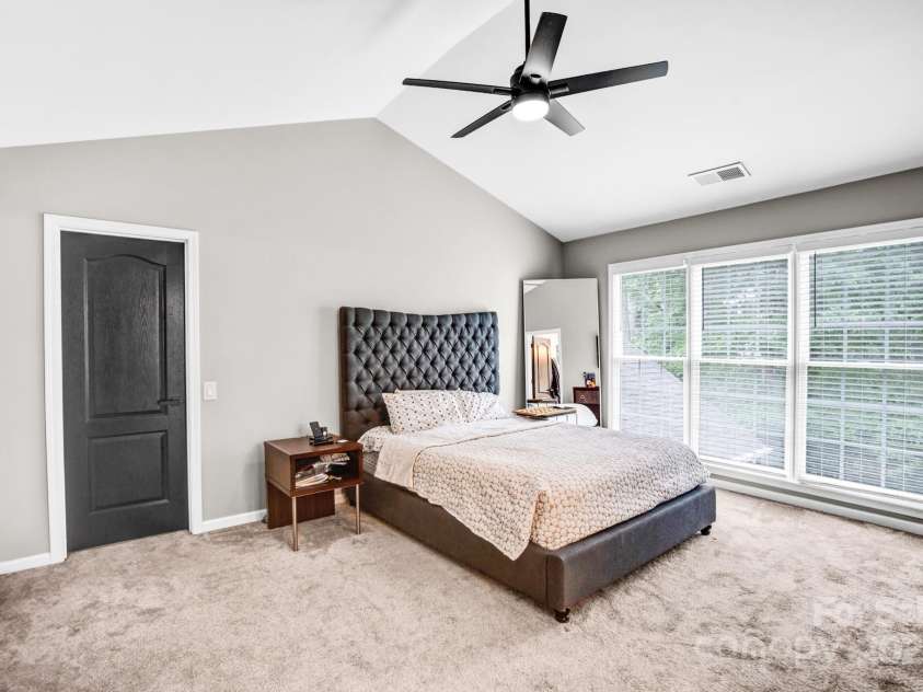 7715 Wingmont Drive, Charlotte, NC 28269.  MLS# CAR4278172, YatesRealty ID 30344. 