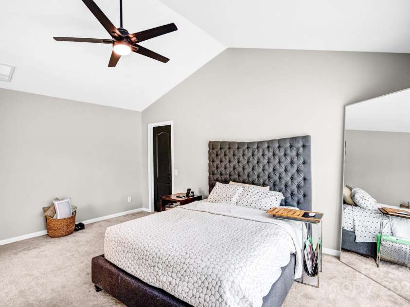 7715 Wingmont Drive, Charlotte, NC 28269.  MLS# CAR4278172, YatesRealty ID 30344. 