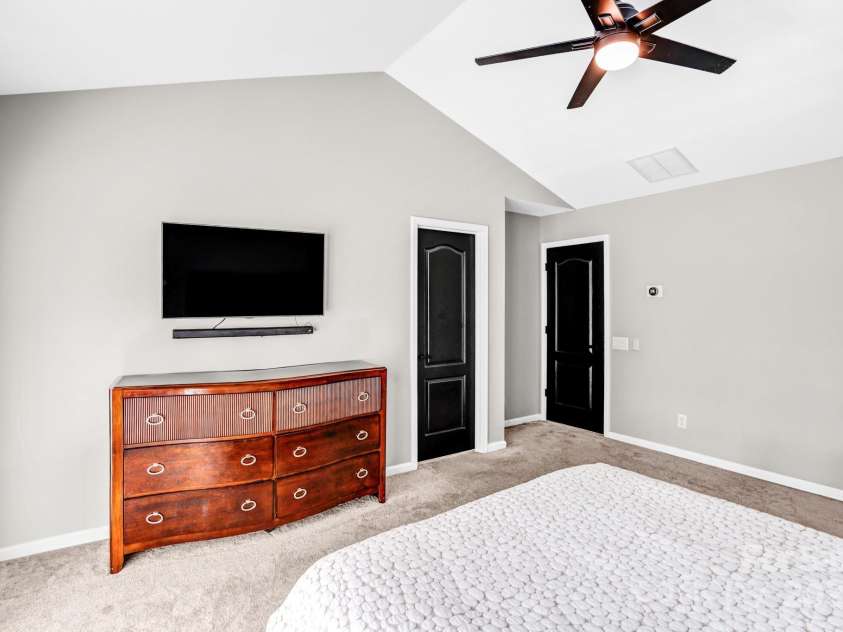 7715 Wingmont Drive, Charlotte, NC 28269.  MLS# CAR4278172, YatesRealty ID 30344. 