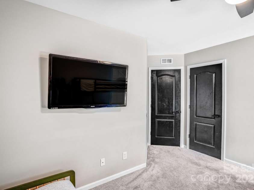 7715 Wingmont Drive, Charlotte, NC 28269.  MLS# CAR4278172, YatesRealty ID 30344. 