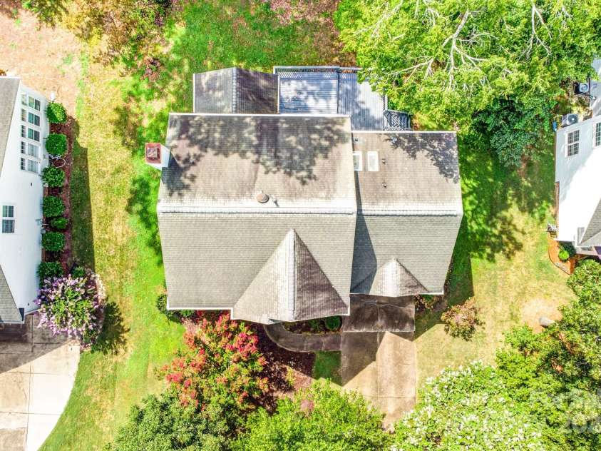 7715 Wingmont Drive, Charlotte, NC 28269.  MLS# CAR4278172, YatesRealty ID 30344. 