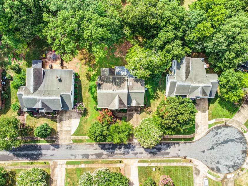7715 Wingmont Drive, Charlotte, NC 28269.  MLS# CAR4278172, YatesRealty ID 30344. 