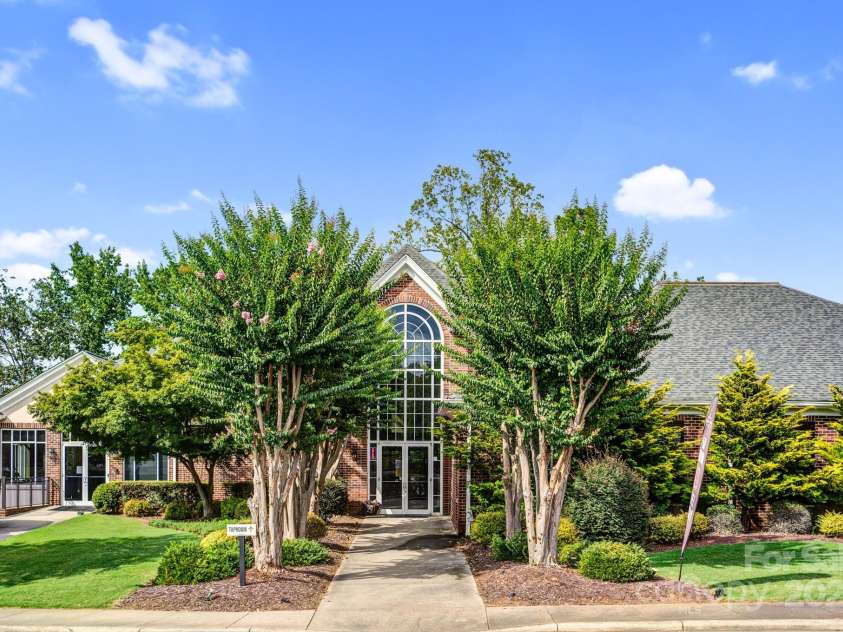 7715 Wingmont Drive, Charlotte, NC 28269.  MLS# CAR4278172, YatesRealty ID 30344. 