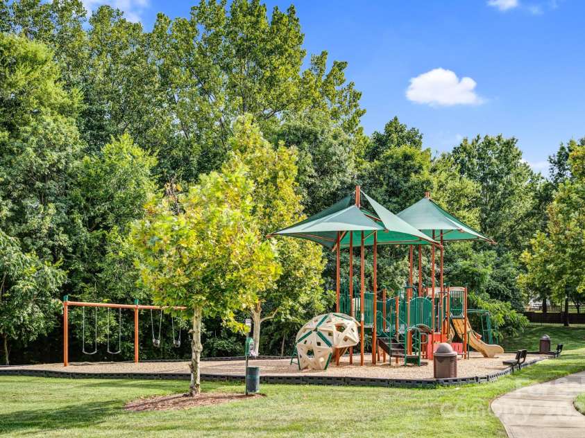 7715 Wingmont Drive, Charlotte, NC 28269.  MLS# CAR4278172, YatesRealty ID 30344. 