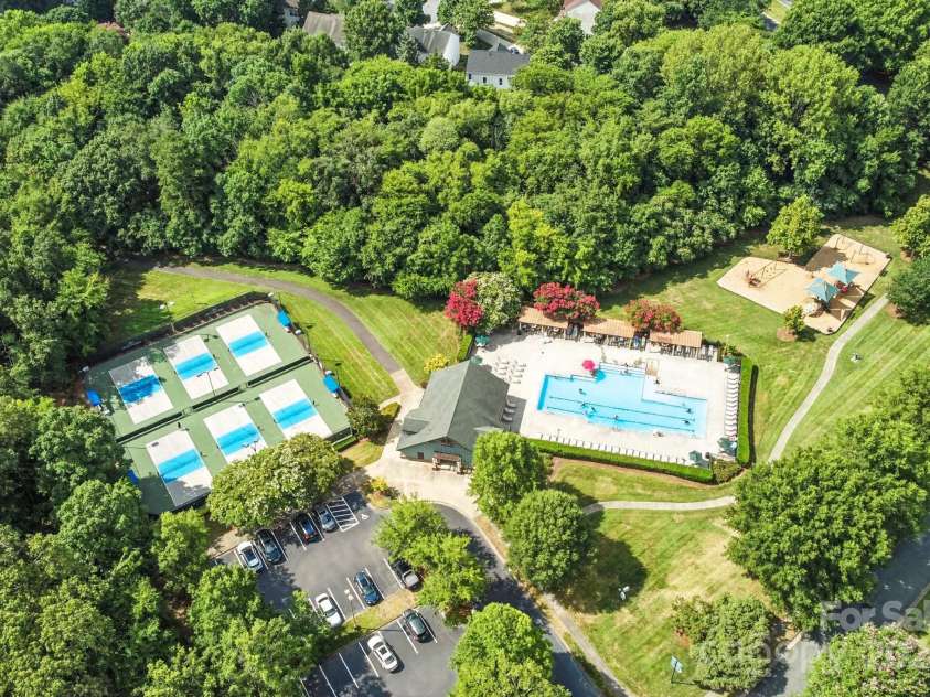 7715 Wingmont Drive, Charlotte, NC 28269.  MLS# CAR4278172, YatesRealty ID 30344. 