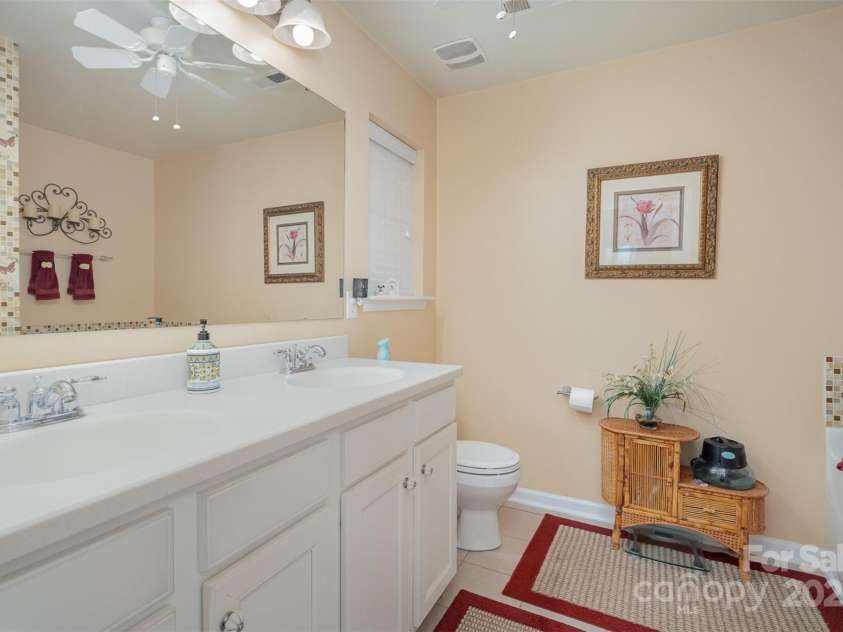 10211 Dominion Village Drive, Charlotte, NC 28269.  MLS# CAR4268537, YatesRealty ID 30345. 