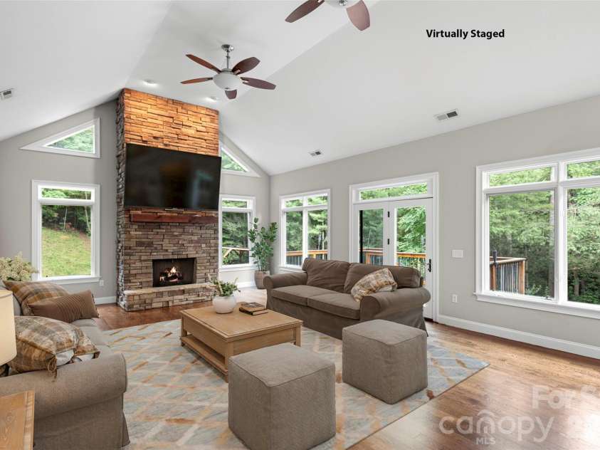 2000 Davis Mountain Road, Hendersonville, NC 28739.  MLS# CAR4378878, YatesRealty ID 30346. 