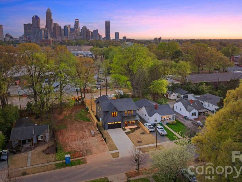 417 Plymouth Avenue, Charlotte, NC 28206.  MLS# CAR4359583, YatesRealty ID 30347. 
