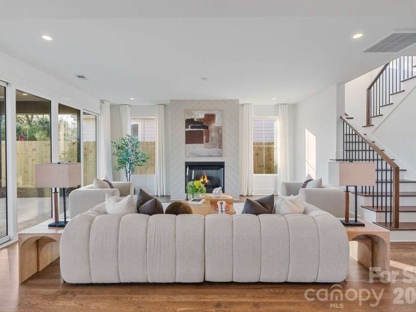 417 Plymouth Avenue, Charlotte, NC 28206.  MLS# CAR4359583, YatesRealty ID 30347. 