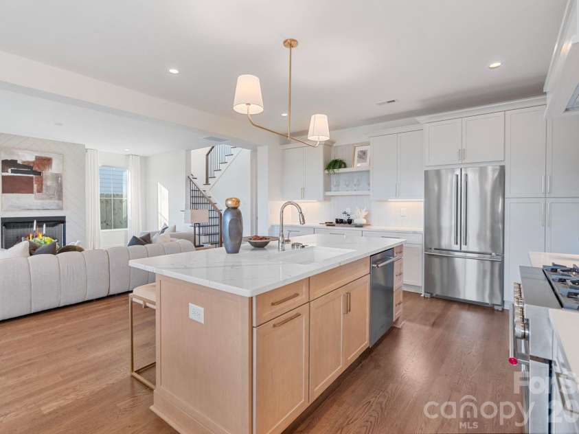 417 Plymouth Avenue, Charlotte, NC 28206.  MLS# CAR4359583, YatesRealty ID 30347. 