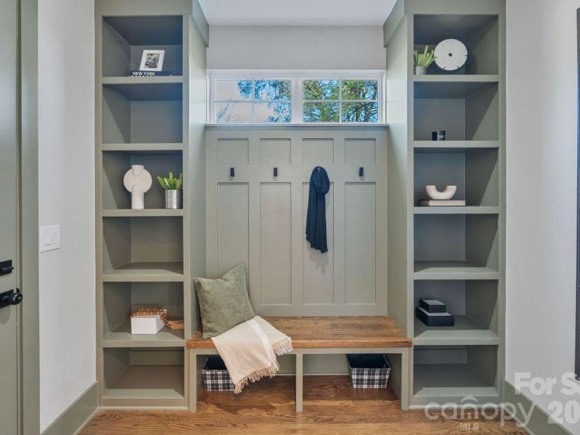 417 Plymouth Avenue, Charlotte, NC 28206.  MLS# CAR4359583, YatesRealty ID 30347. 