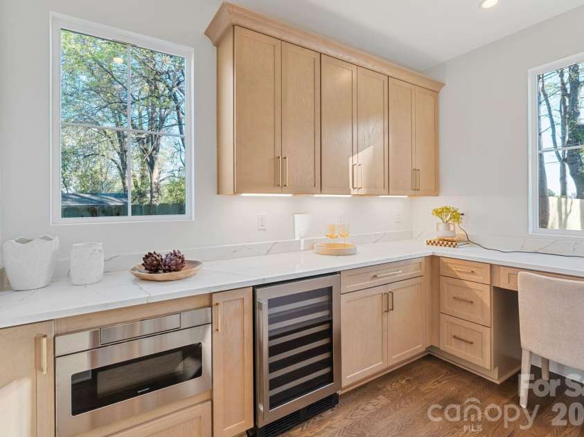 417 Plymouth Avenue, Charlotte, NC 28206.  MLS# CAR4359583, YatesRealty ID 30347. 